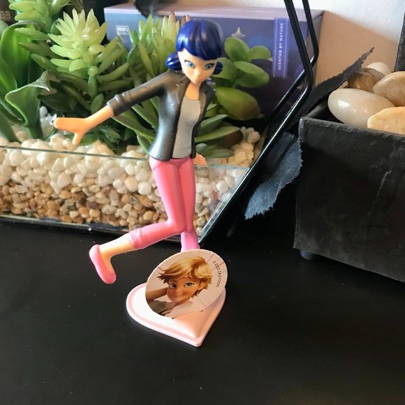 💐 4/$20 Miraculous Ladybug Marinette Dupain-Cheng Figurine 💐 - Picture 1 of 2